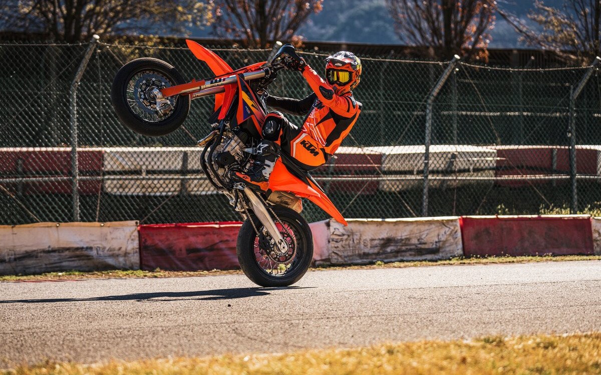 Zum Vergrößern bitte anklicken! KTM 450 SMR