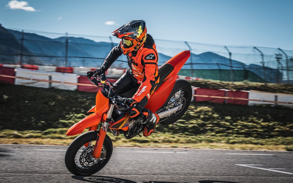 Zum Vergrößern bitte anklicken! KTM 450 SMR
