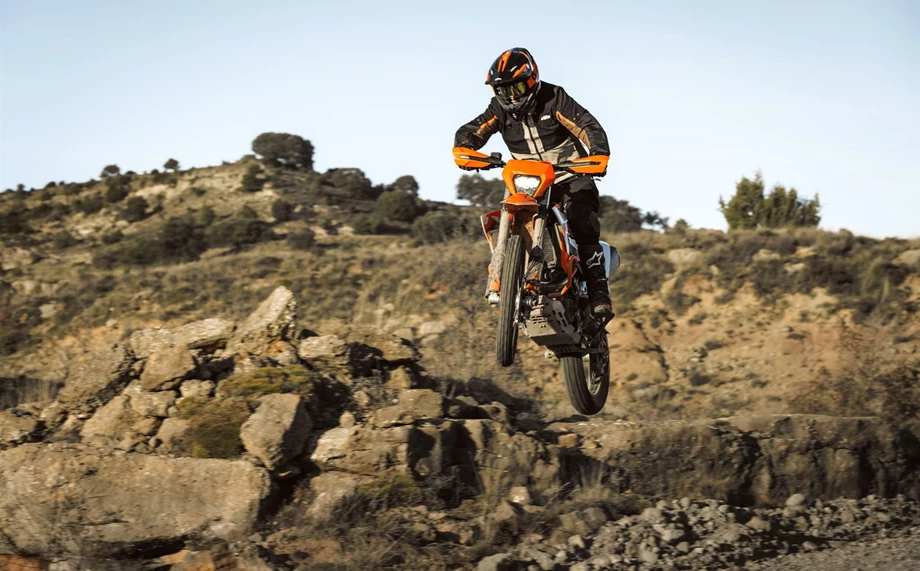 KTM 690 Enduro R Bild 2: KTM 690 Enduro R