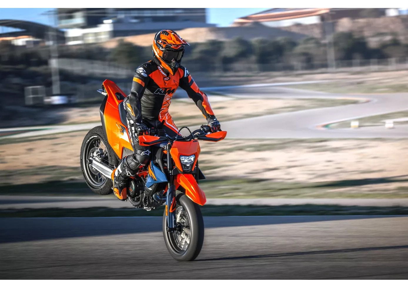 KTM 690 SMC R 2026 KTM 690 SMC R 2026