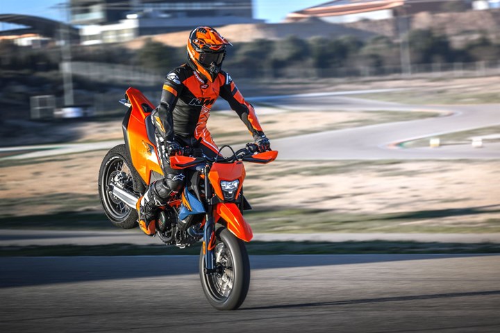 KTM 690 SMC R () - Bild 4