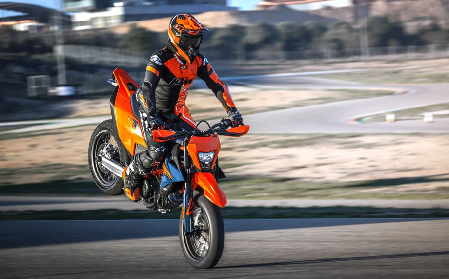 KTM 690 SMC R Bild 4: KTM 690 SMC R