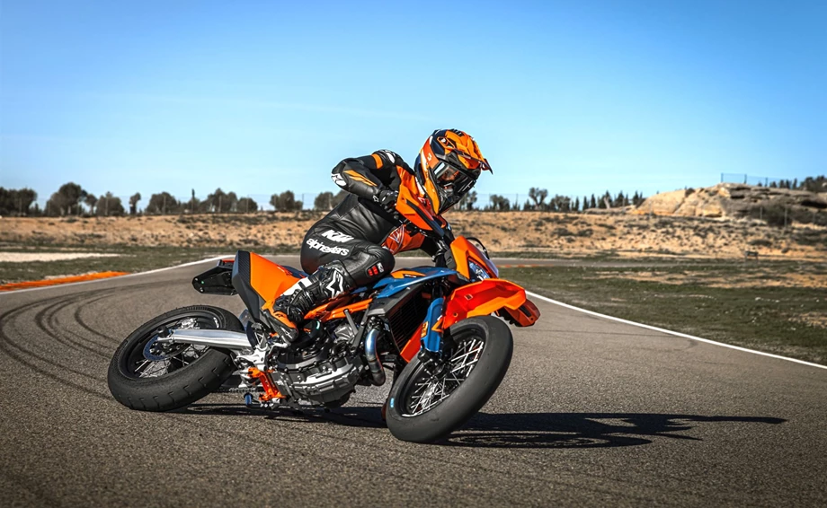 KTM 690 SMC R Bild 5: KTM 690 SMC R
