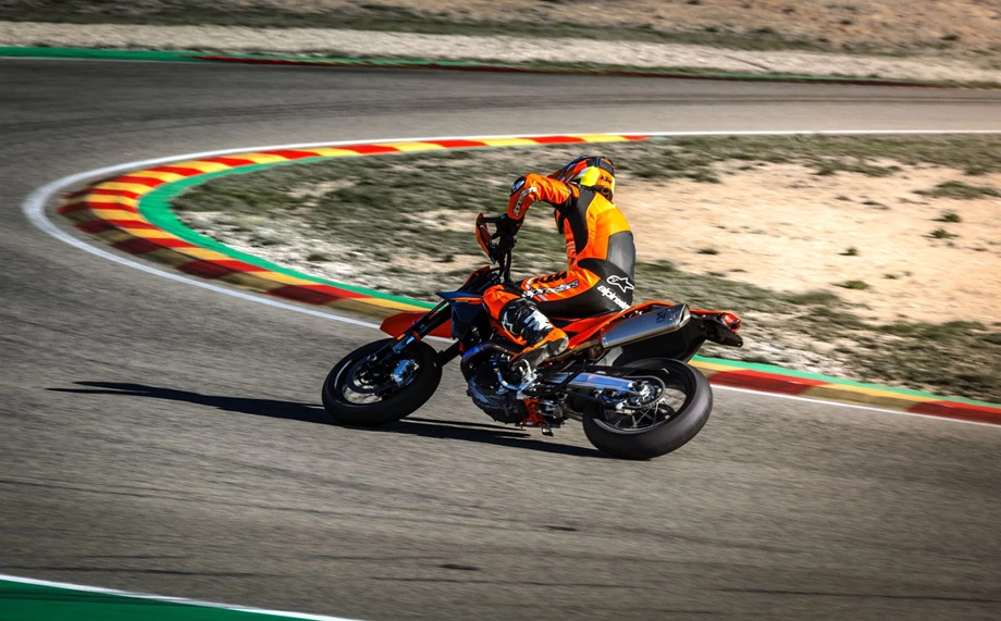 KTM 690 SMC R Bild 6: KTM 690 SMC R