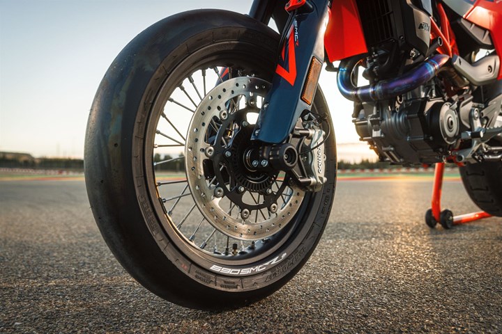 KTM 690 SMC R () - Bild 10