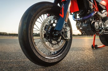 KTM 690 SMC R 2026 - Bild 11 KTM 690 SMC R 2026 - Bild 11