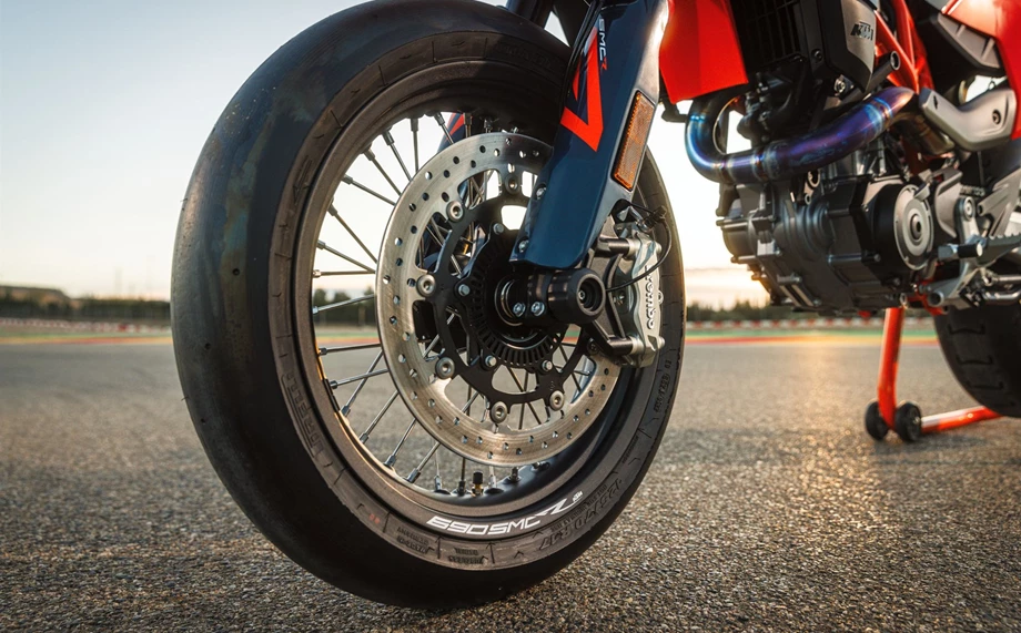 KTM 690 SMC R Bild 10: KTM 690 SMC R