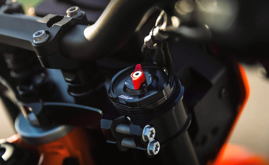 KTM 690 SMC R Bild 11: KTM 690 SMC R