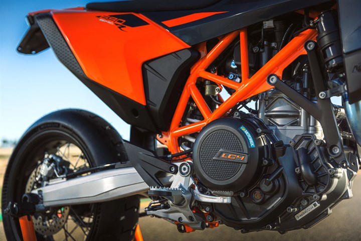 KTM 690 SMC R () - Bild 12