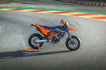KTM 690 SMC R 2026 - Bild 16 KTM 690 SMC R 2026 - Bild 16