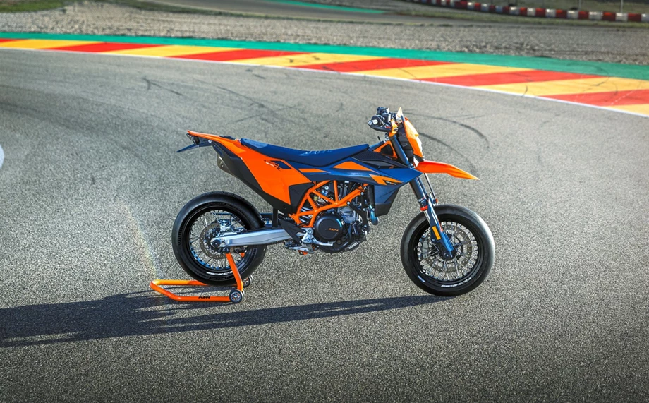 KTM 690 SMC R Bild 15: KTM 690 SMC R