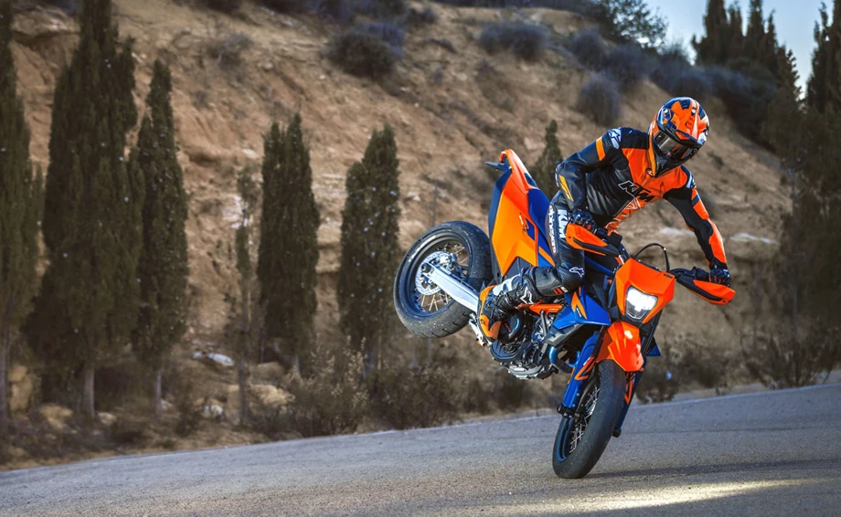 KTM 690 SMC R Bild 17: KTM 690 SMC R