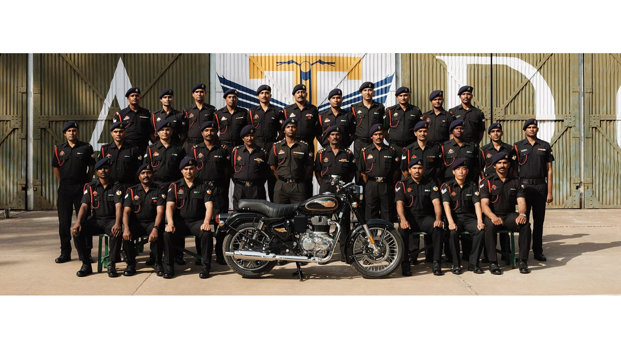 Royal Enfield Bullet 350 - Obrázek 1 Royal Enfield Bullet 350 - Obrázek 1