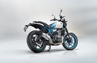 Royal Enfield Guerrilla 450 2026 - Bild 17