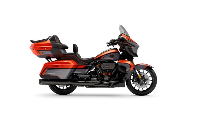 Harley-Davidson CVO Street Glide Limited FLHXSE 