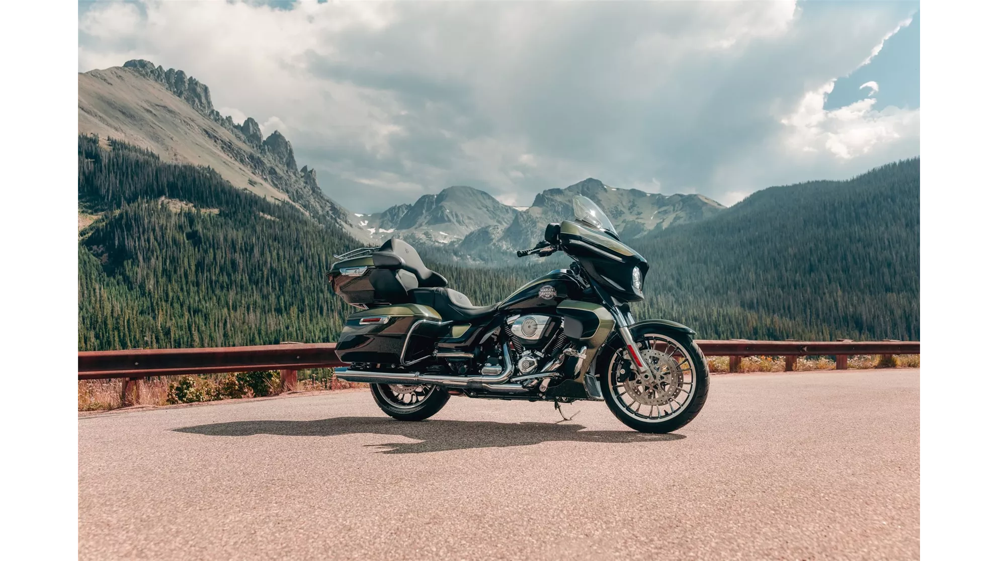 Harley-Davidson Street Glide Limited FLHXL - Image 1 Harley-Davidson Street Glide Limited FLHXL - Image 1