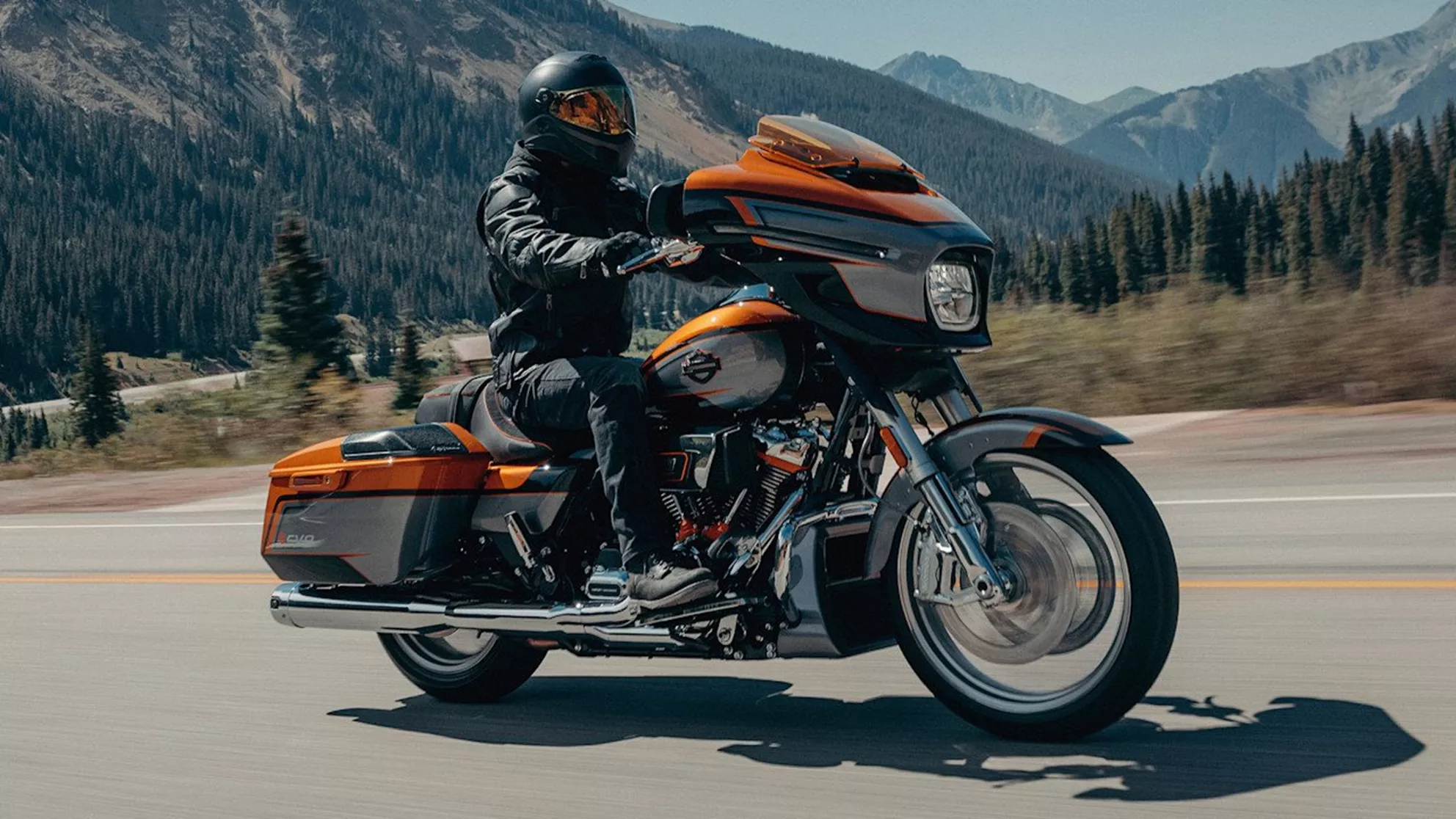 Harley-Davidson CVO Street Glide FLHXSE - Image 2 Harley-Davidson CVO Street Glide FLHXSE - Image 2