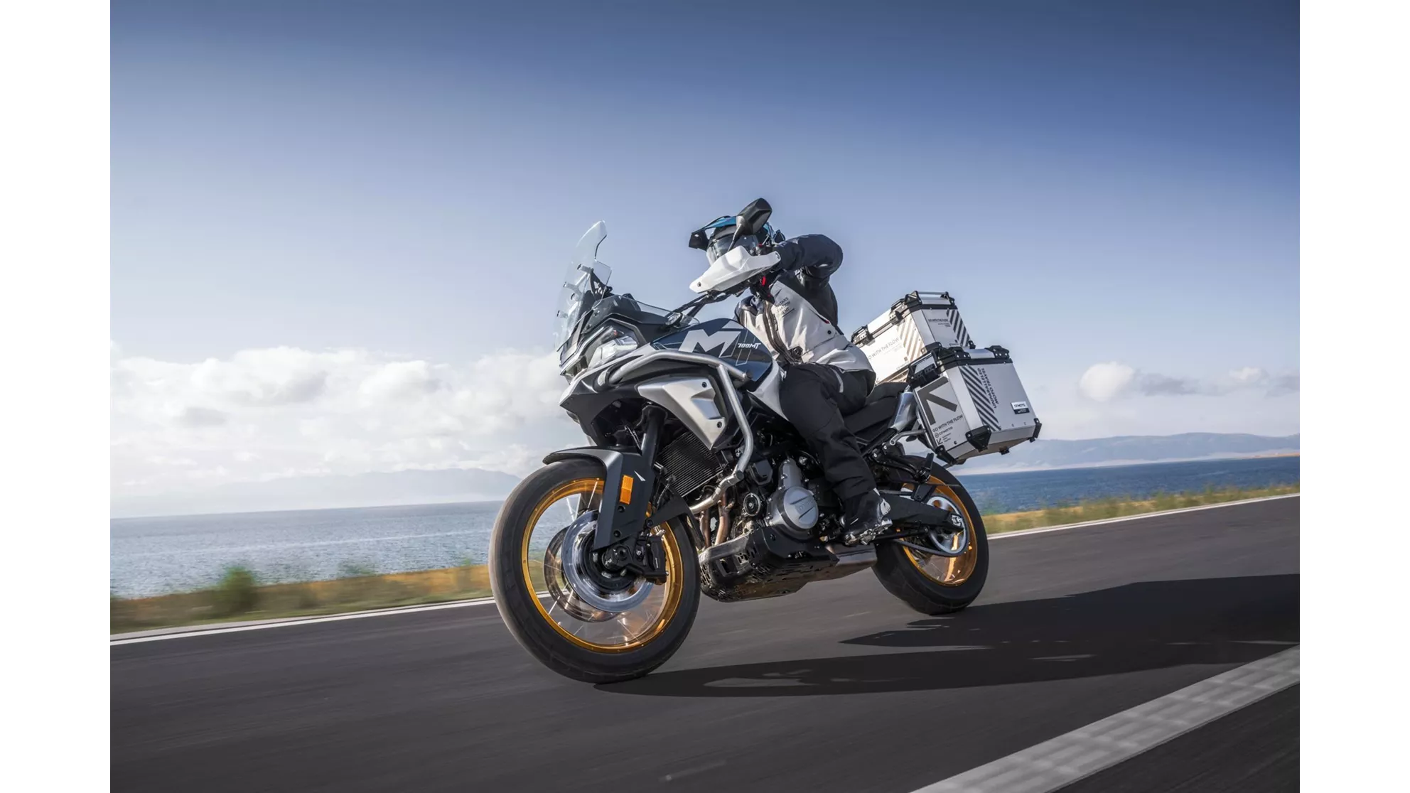 CFMOTO 700MT - Immagine 4 CFMOTO 700MT - Immagine 4