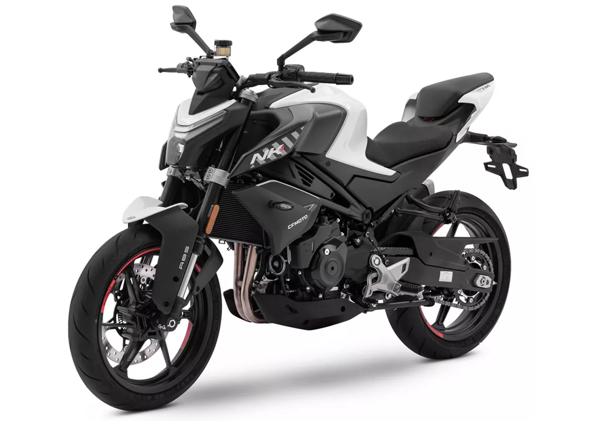 CFMOTO 450NK 2026 vs KTM 390 Duke 2024