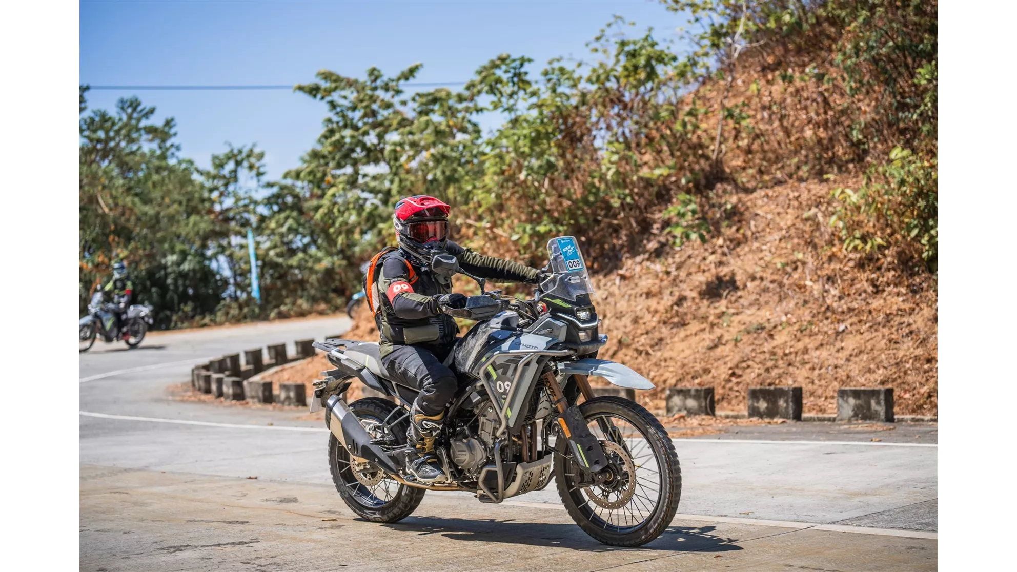 CFMOTO 450MT - Imagem 11 CFMOTO 450MT - Imagem 11