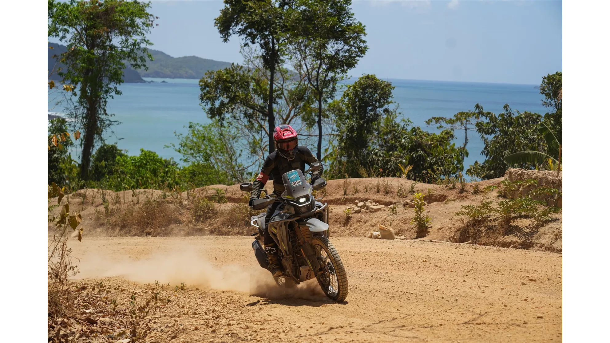 CFMOTO 450MT - Imagem 14 CFMOTO 450MT - Imagem 14