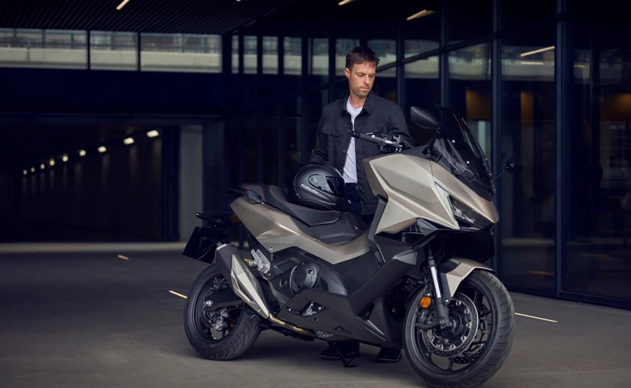 Honda Forza 750 Bild 11: Honda Forza 750