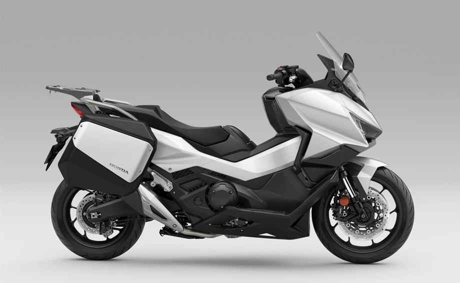Honda Forza 750 Bild 12: Honda Forza 750