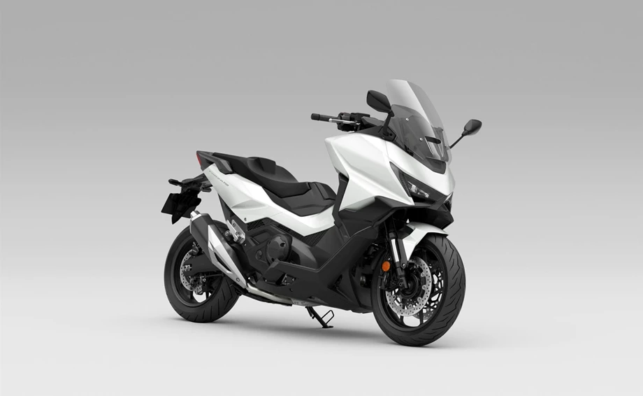 Honda Forza 750 Bild 17: Honda Forza 750