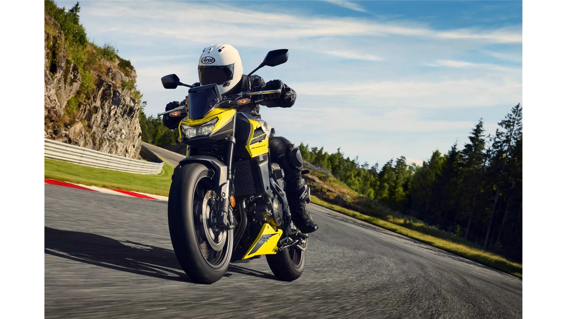 Honda CB750 Hornet - Image 2 Honda CB750 Hornet - Image 2