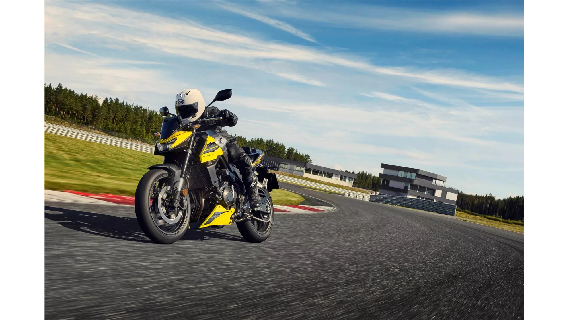 Honda CB750 Hornet - Image 4 Honda CB750 Hornet - Image 4