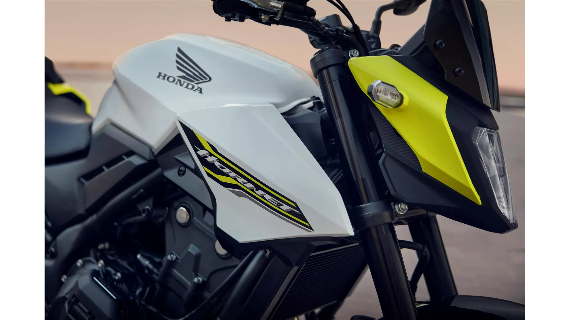 Honda CB500 Hornet - Image 9 Honda CB500 Hornet - Image 9