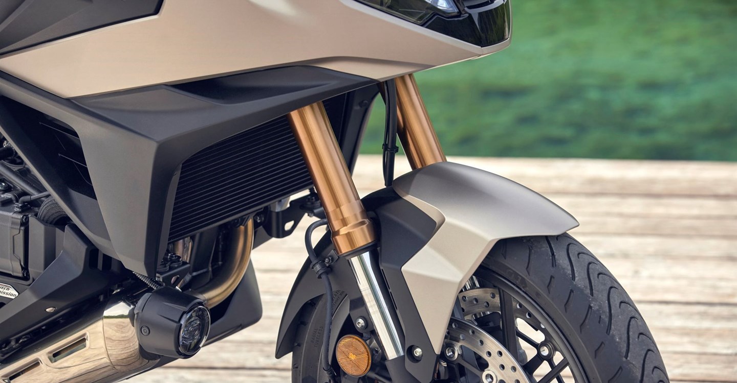 Honda NT1100 DCT Electronic Suspension