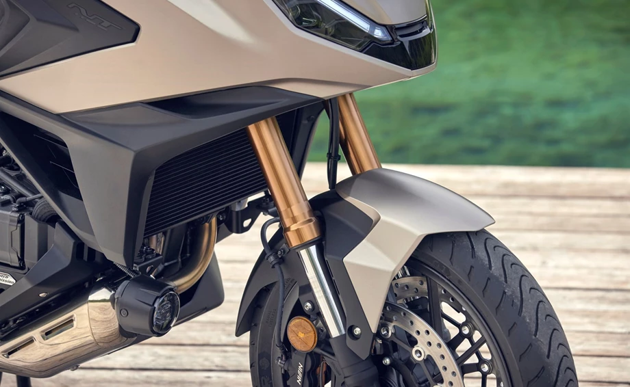 Honda NT1100 DCT Electronic Suspension Bild 8: Honda NT1100 DCT Electronic Suspension