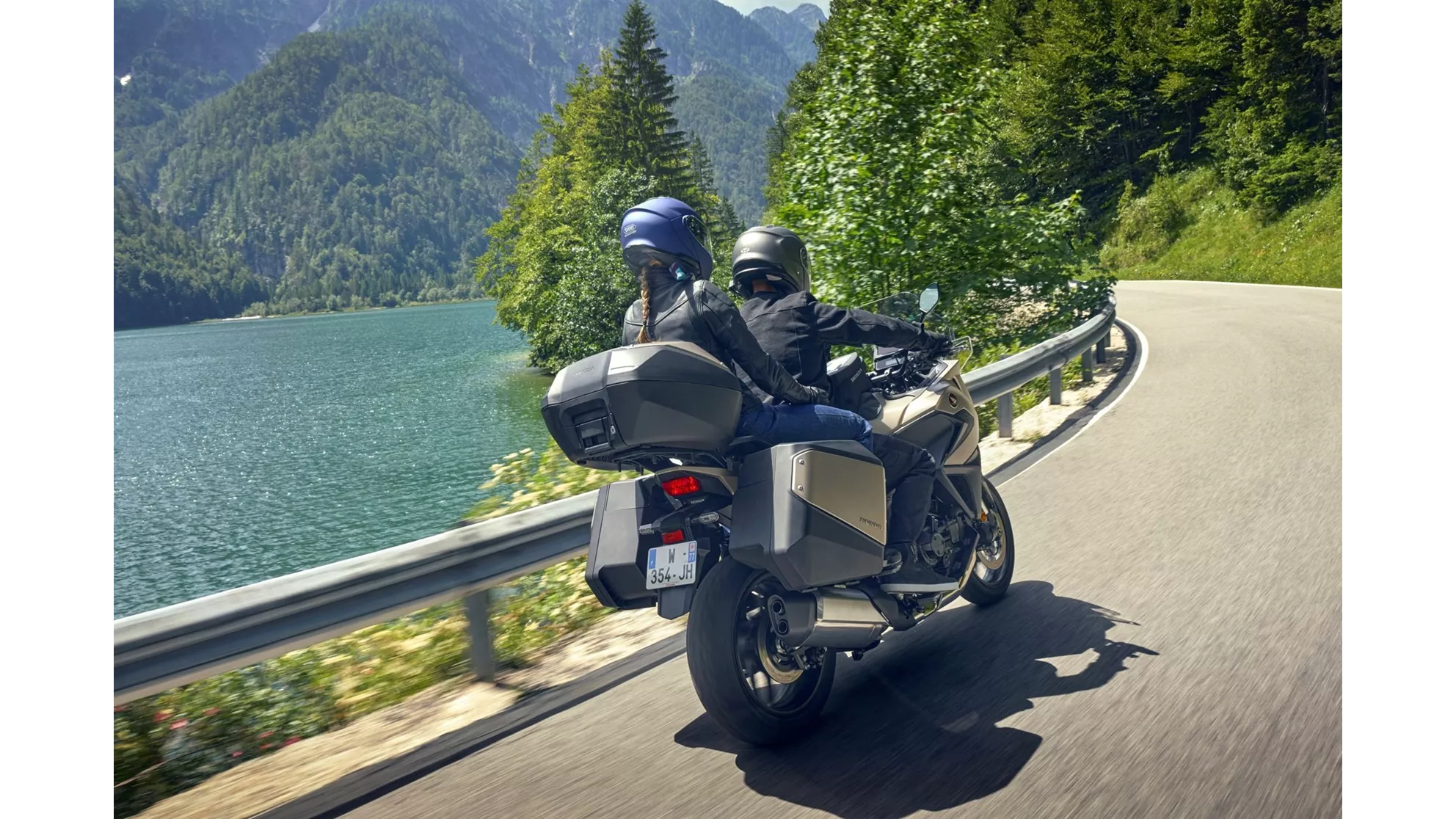 Honda NT1100 DCT Electronic Suspension - Slika 12 Honda NT1100 DCT Electronic Suspension - Slika 12