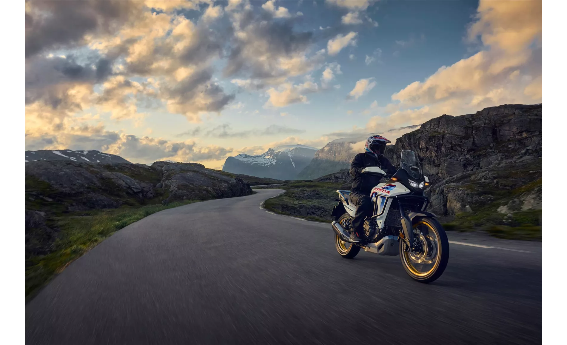 Honda XL750 Transalp E-Clutch 2026 Honda XL750 Transalp E-Clutch 2026