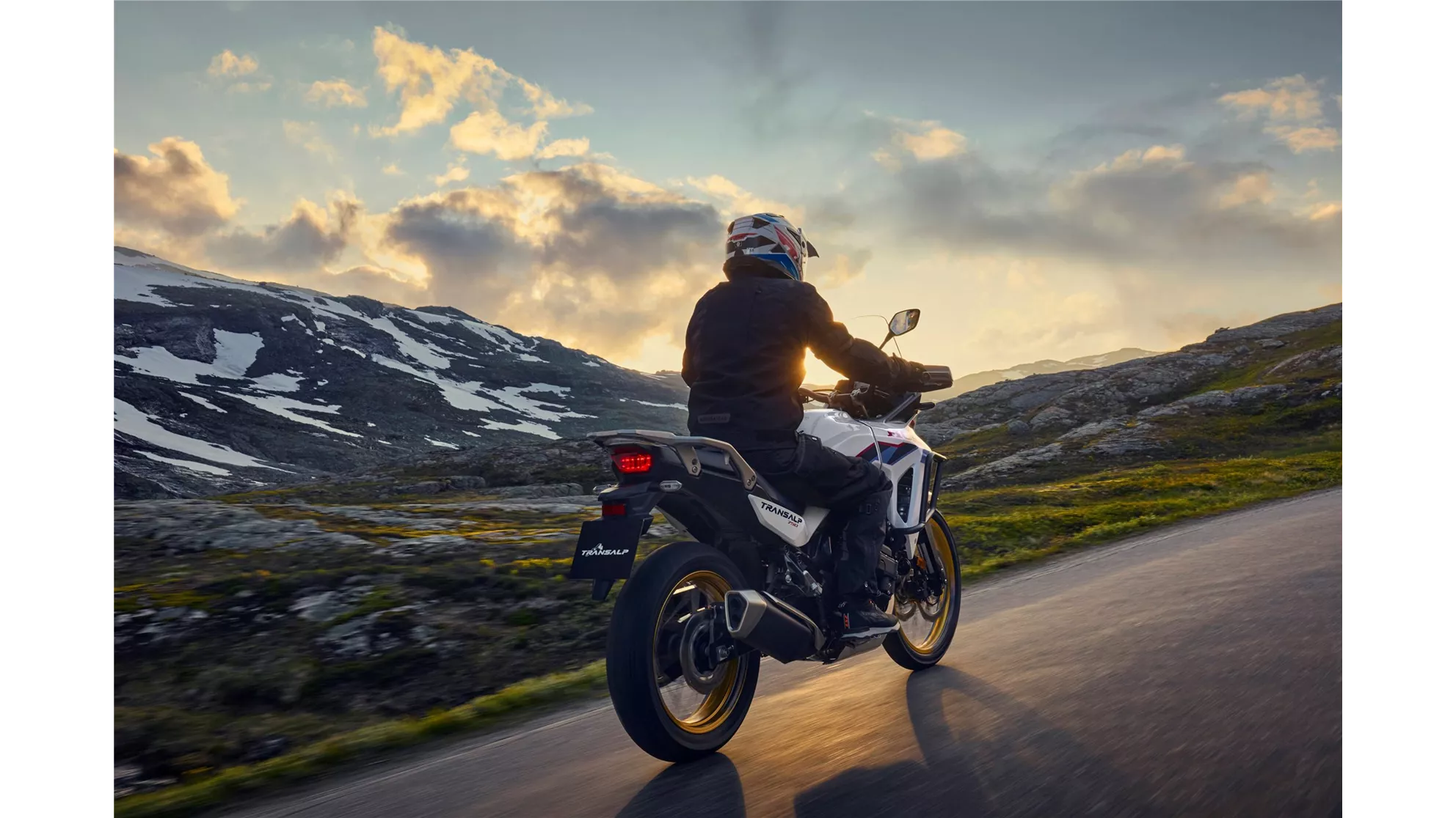 Honda XL750 Transalp E-Clutch - Image 2 Honda XL750 Transalp E-Clutch - Image 2