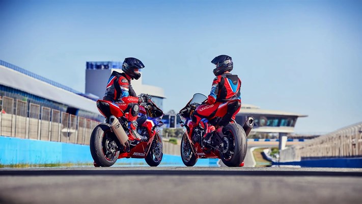 Honda CBR1000RR-R Fireblade () - Bild 2