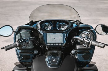 Indian Pursuit Dark Horse with 112 Package 2026 - Bild 4