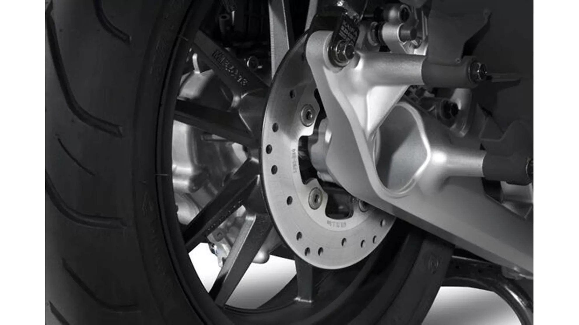 Kymco Sky Town 125i ABS - Image 13 Kymco Sky Town 125i ABS - Image 13