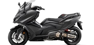 Kymco CV3 550i ABS 2025 vs Kymco AK 575i ABS Premium 2026