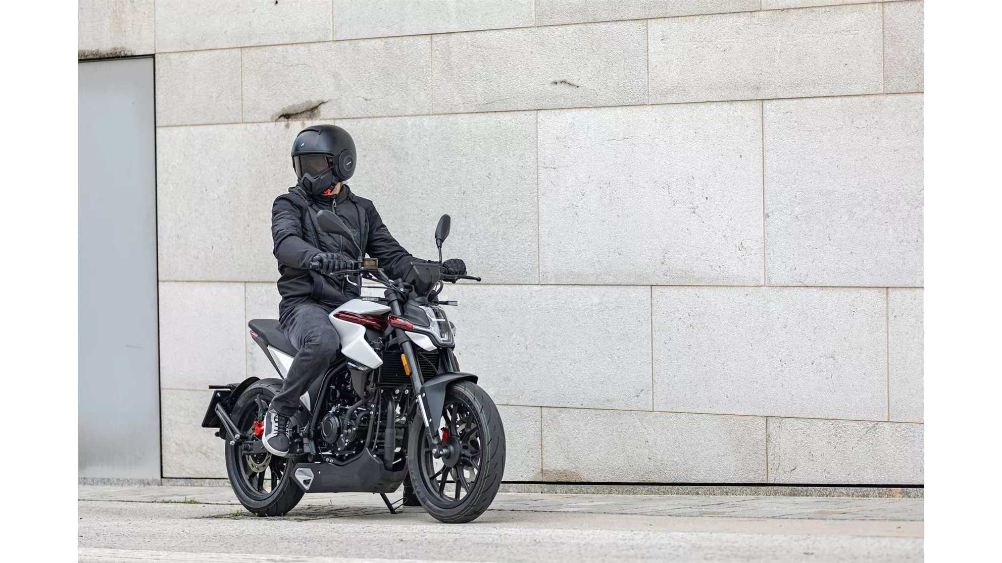 Malaguti Drakon 125 ABS - Imagem 8 Malaguti Drakon 125 ABS - Imagem 8