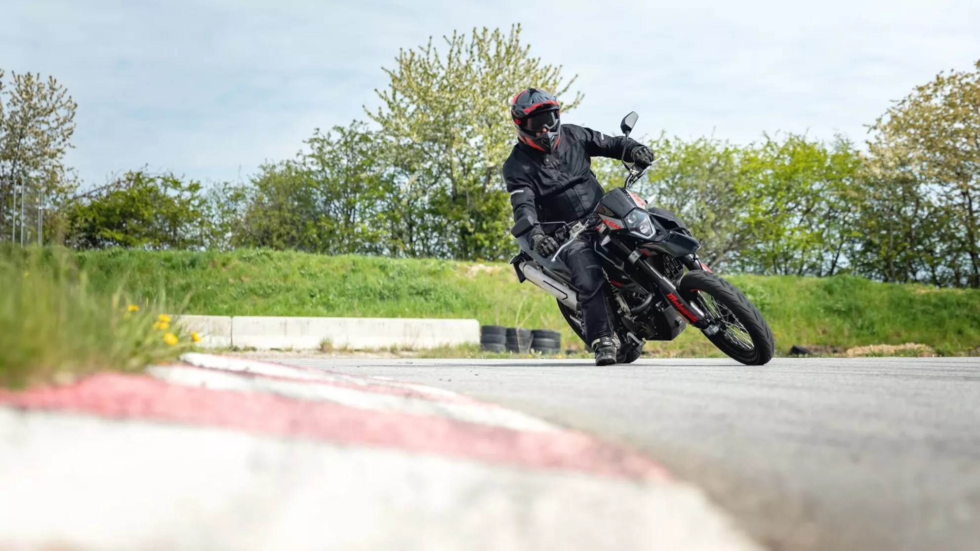 Malaguti XSM 125 Supermoto - Bild 1 Malaguti XSM 125 Supermoto - Bild 1