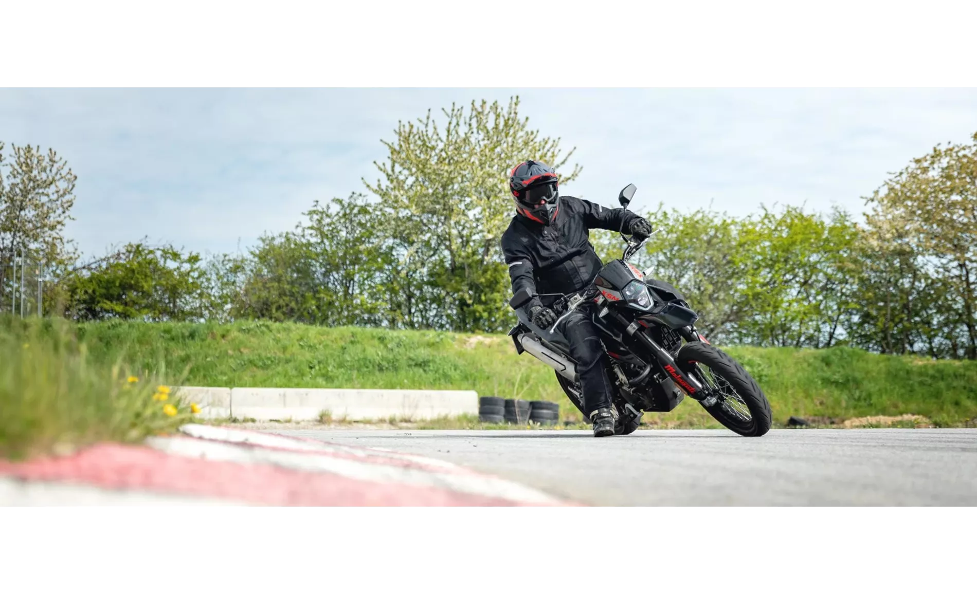 Malaguti XSM 125 Supermoto 2026 Malaguti XSM 125 Supermoto 2026