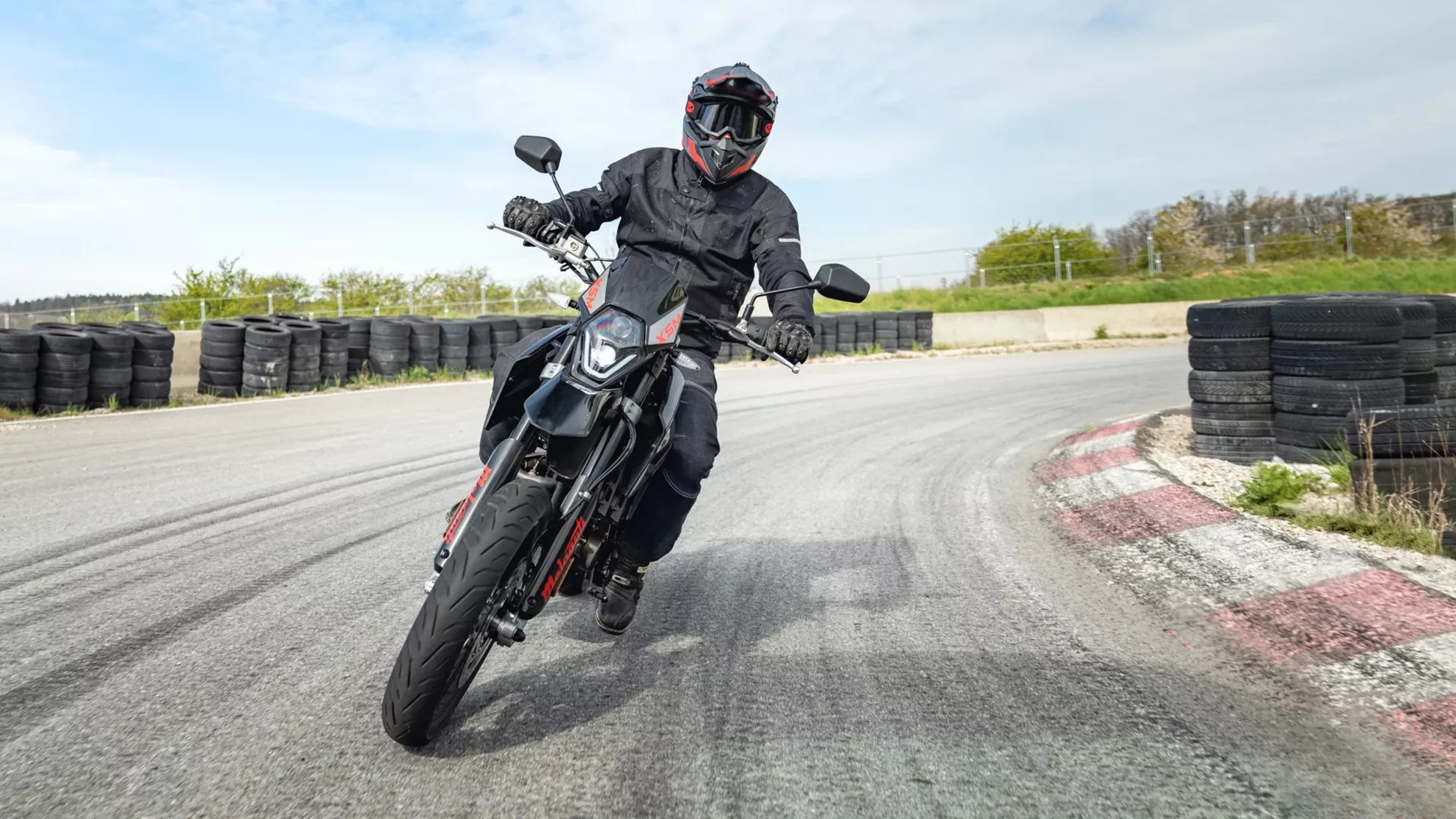 Malaguti XSM 125 Supermoto - Bild 2 Malaguti XSM 125 Supermoto - Bild 2