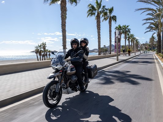 Moto Guzzi V85 TT Travel () - Bild 7