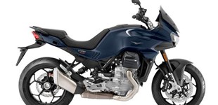 Moto Guzzi V100 Mandello 2026 vs Moto Guzzi Stelvio 2026