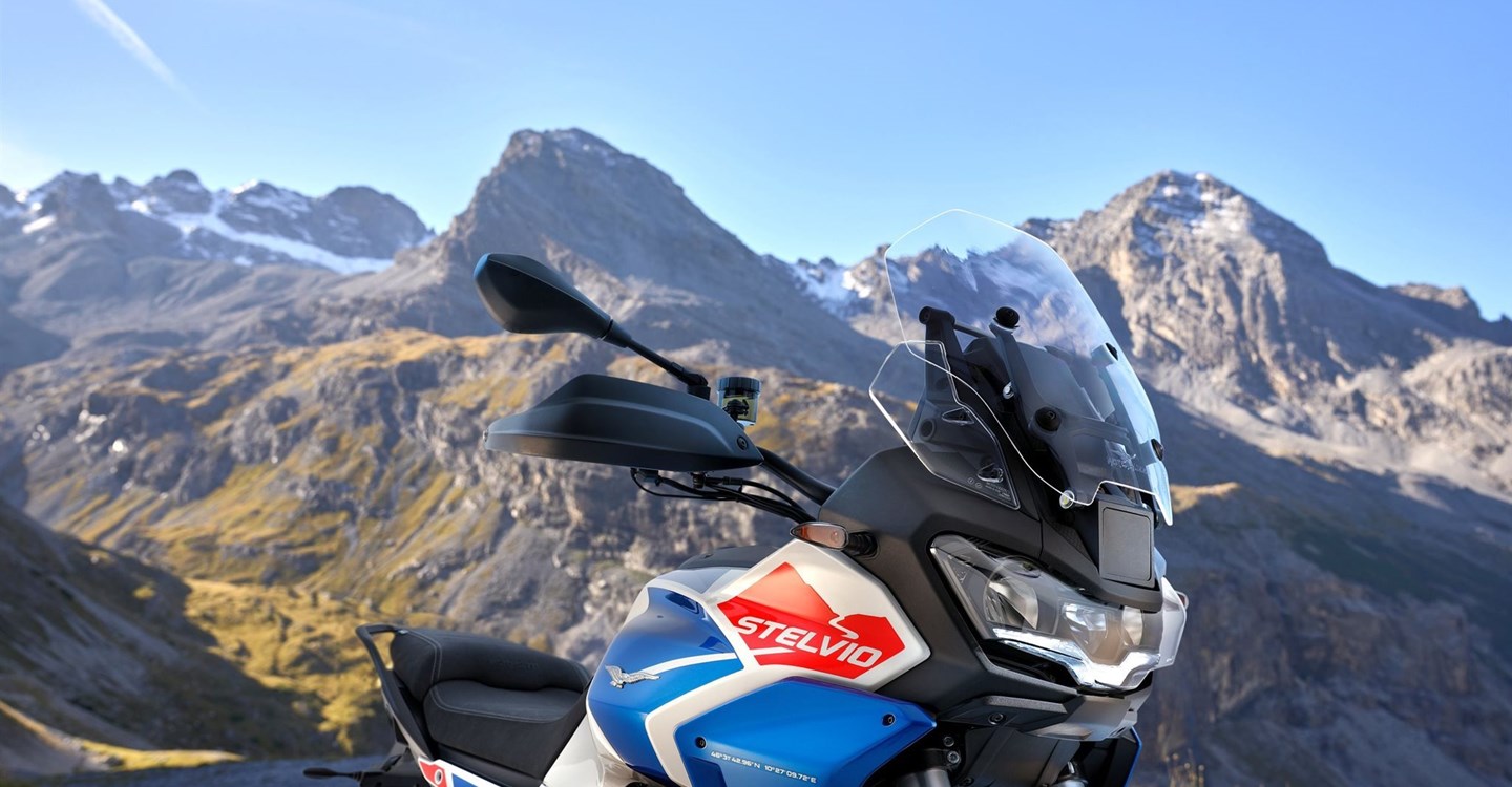 Moto Guzzi Stelvio Duecento Tributo