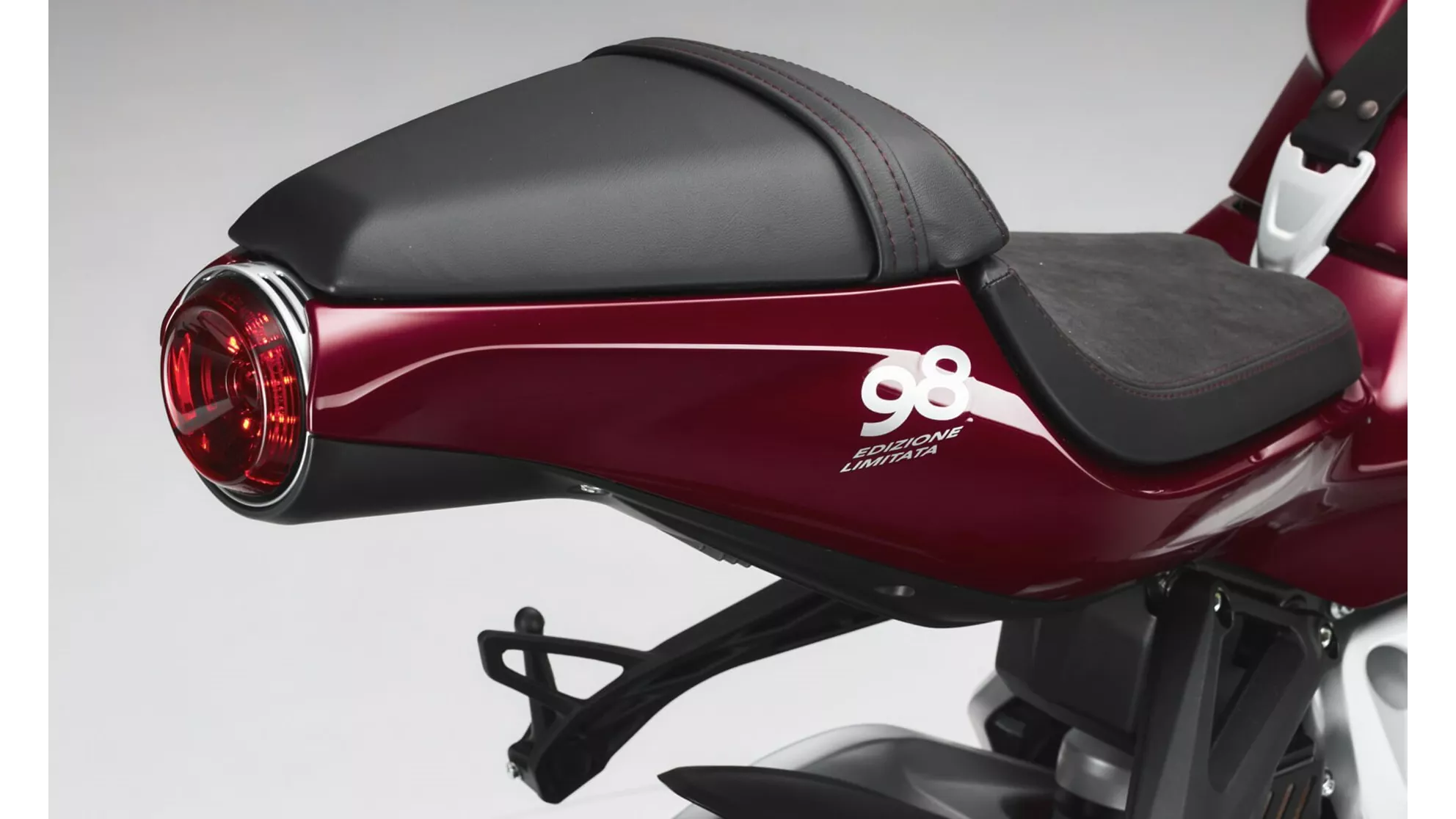 MV Agusta Superveloce 98 - Obrázek 16 MV Agusta Superveloce 98 - Obrázek 16