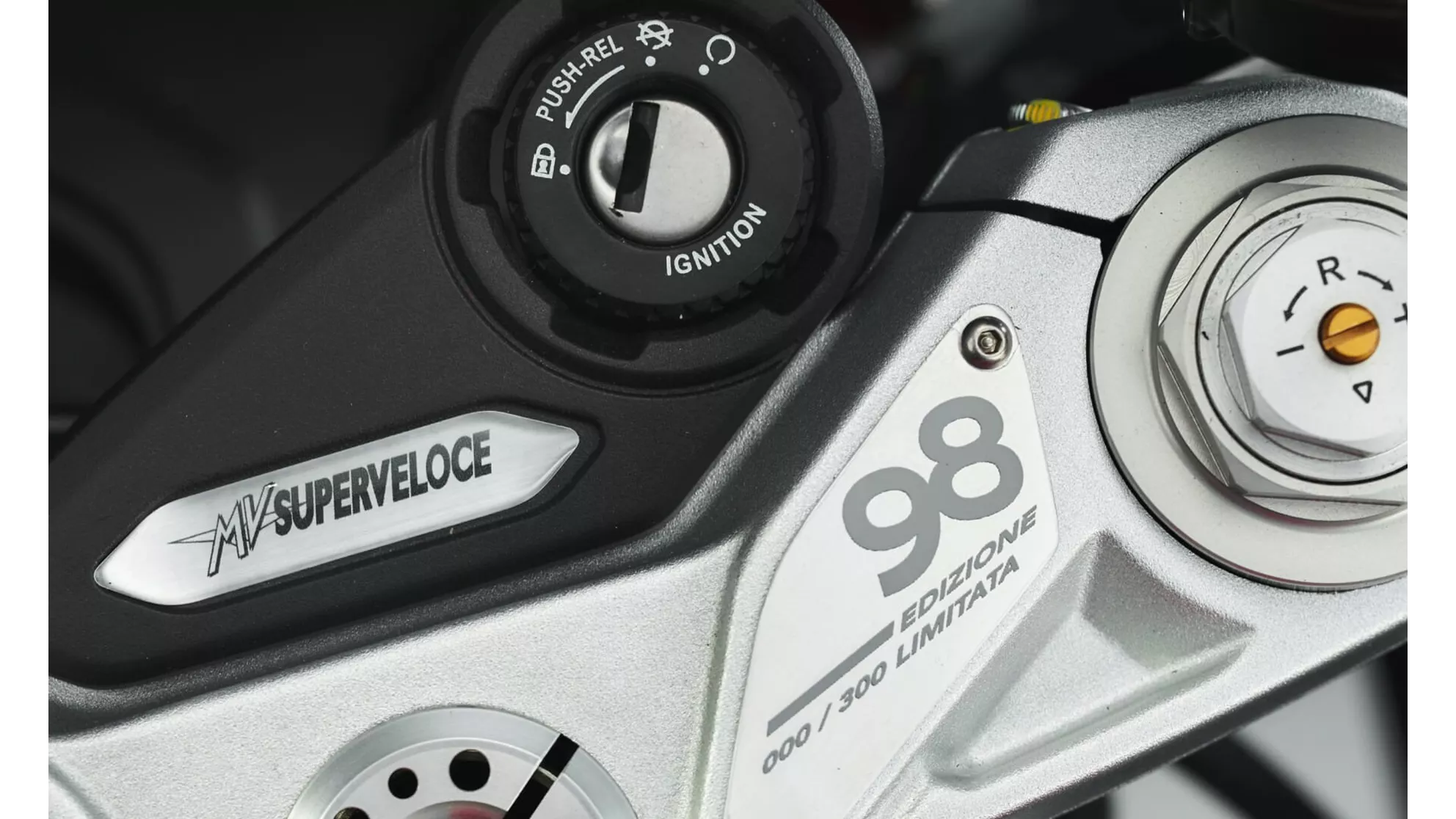 MV Agusta Superveloce 98 - Obrázek 22 MV Agusta Superveloce 98 - Obrázek 22