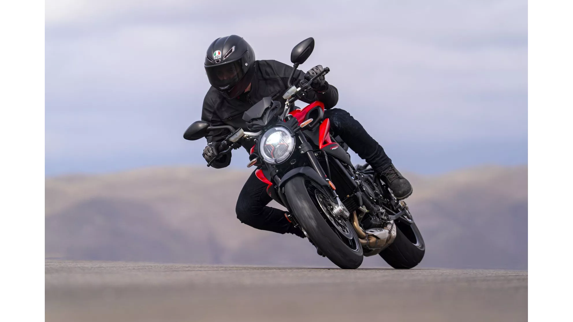 MV Agusta Brutale 800 - Image 2 MV Agusta Brutale 800 - Image 2